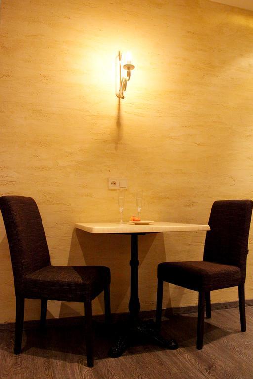 Apartment In Deribasovskaya Street 13 Odessa Ngoại thất bức ảnh