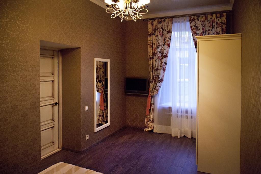 Apartment In Deribasovskaya Street 13 Odessa Ngoại thất bức ảnh